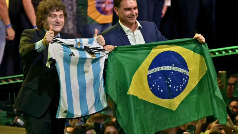 Se proposta de Flávio estivesse valendo, salário mínimo não chegaria a R$ 900 hoje