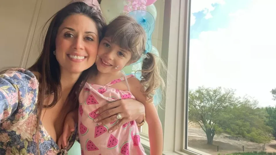 Brasileira mata filha de 4 anos e tira a própria vida após perder guarda da criança nos EUA