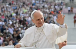 Papa Leão XIV é diagnosticado com câncer de pulmão após cirurgia em Roma