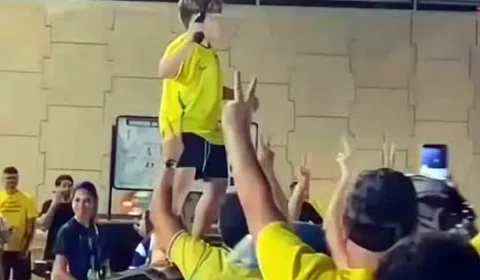 Polícia investiga caso de criança segurando arma em comemoração de bolsonaristas