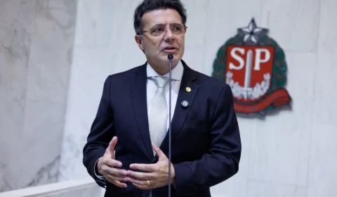 Deputado detido após atingir jornalista com um tiro defendeu liberação de armas em 2017