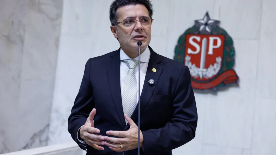 Deputado detido após atingir jornalista com um tiro defendeu liberação de armas em 2017