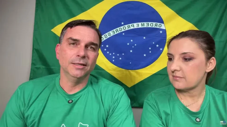 Campanha de Flávio promete acabar com mecanismo criado para reduzir sonegação