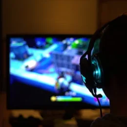 Governo pede fiscalização de seis jogos com mecanismo similar a bet no ECA Digital