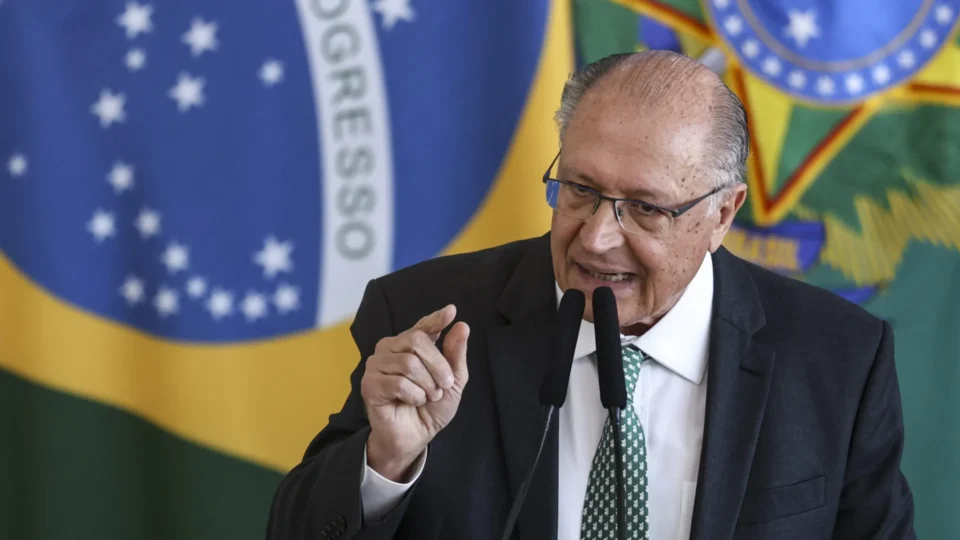Alckmin rebate Trump e defende segurança das urnas após críticas à eleição brasileira