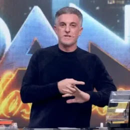 Plataforma indicada por Luciano Huck que só apontava políticos de direita sai do ar