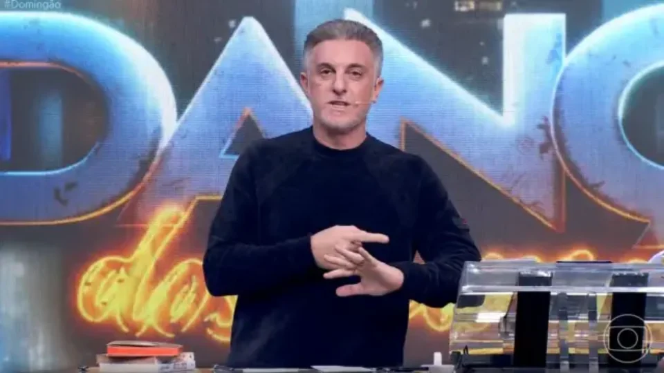 Plataforma eleitoral indicada por Luciano Huck que só indicava políticos de direita sai do ar