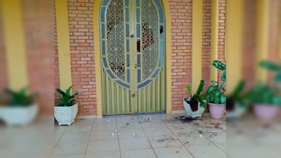 Imagem de Aparecida é vandalizada em ataques a três igrejas em Goiás