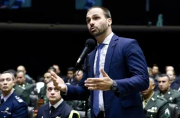 Eduardo Bolsonaro fala em enviar tropas dos EUA ao Brasil se Flávio perder eleição
