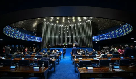 Com STF no centro da campanha, brancos e nulos para o Senado caem no país