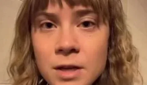 Greta Thunberg afirma que vitória de Flávio Bolsonaro significaria um desastre para o planeta