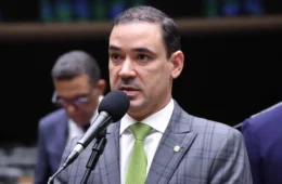 Vicentinho Júnior é eleito governador do estado do Tocantins