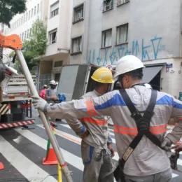 Procon paulistano multa Enel por falhas no fornecimento de energia