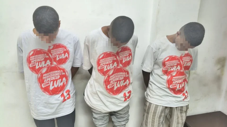 Ouvidoria pede afastamento de PMs acusados de vestir suspeitos com camisetas do PT