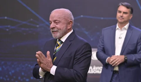 Equipe de marketing busca resgatar o ‘Lula do Velho Testamento’ para debate final