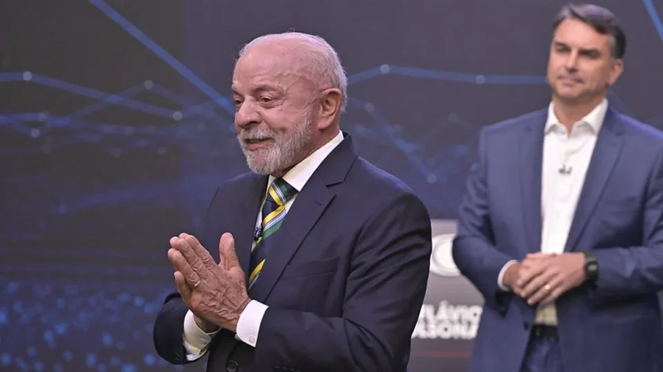 Equipe de marketing busca resgatar o ‘Lula do Velho Testamento’ para debate final