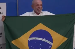 Lula vota em São Bernardo e agradece apoio popular: ‘Nunca vi nada igual’