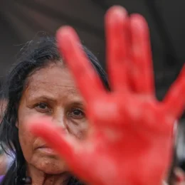 Brasil tem queda de 4,5% nos feminicídios em 2026; tentativas sobem e chegam a 12 casos por dia