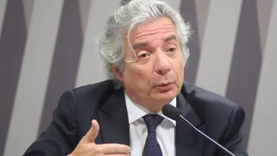 Coordenador de Flávio Bolsonaro defendeu aumento de 23% no preço do botijão de gás