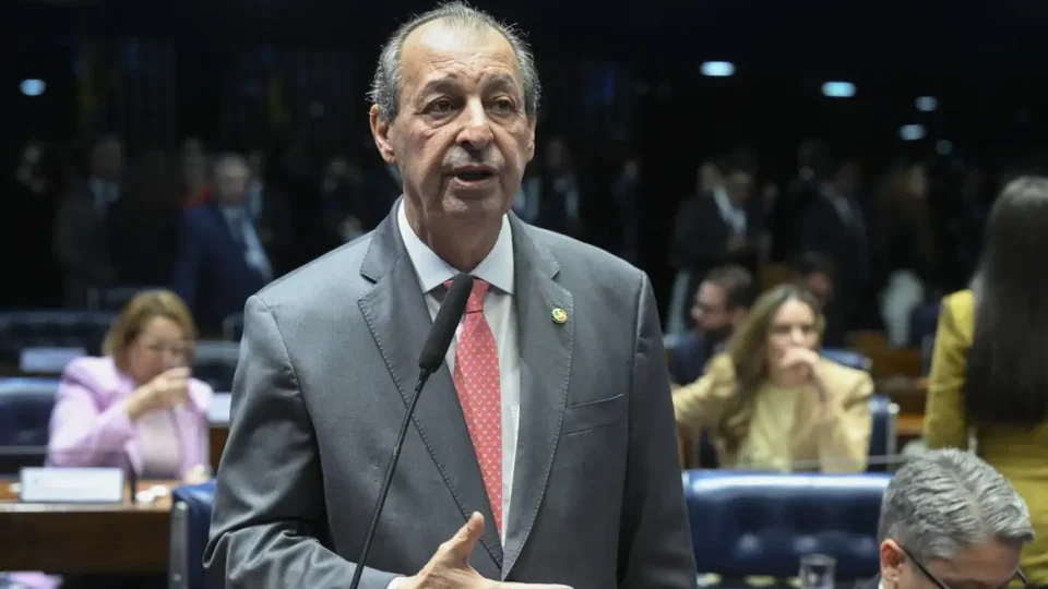 Omar Aziz é eleito governador do Amazonas