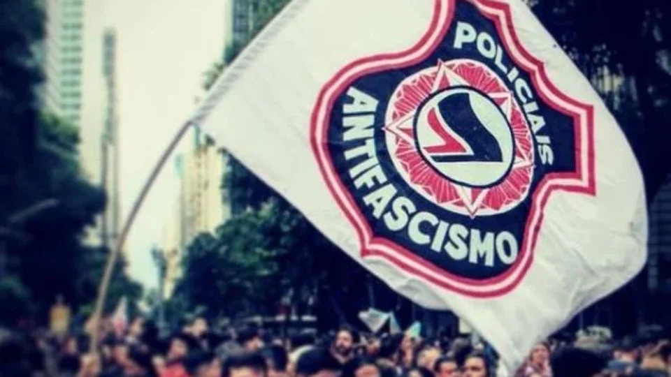 Movimento Policiais Antifascismo apoia Lula e se posiciona contra Flávio Bolsonaro