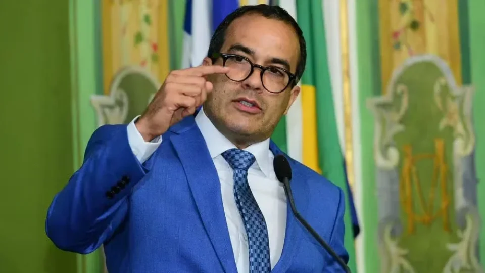 PT pede prisão de prefeito de Salvador por reter linhas de ônibus