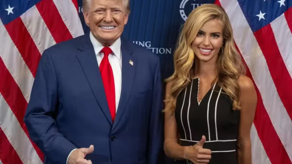 Porta-voz de Trump deixa cargo após polêmica sobre título de advogada