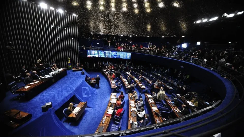 Senado aprova perdão de dívidas de MEIs e eleva teto para R$ 140 mil