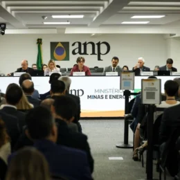 Leilão da ANP arrecada R$ 3 bilhões com a venda de 49 blocos