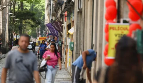 Fim da escala 6×1 traz esperança de mais tempo para família e saúde