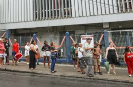 Após falta de ônibus nas eleições, projeto prevê até 10 anos de prisão para prefeitos