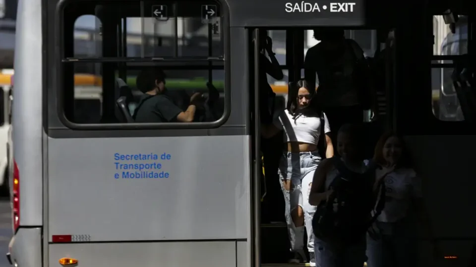 Governo envia ao Congresso proposta de tarifa zero no transporte