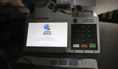 TSE desmente fraude e explica pausa de 50 minutos na divulgação dos votos