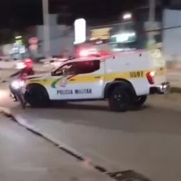 Carro da PM atropela motociclista durante comemoração da vitória de Lula em SC