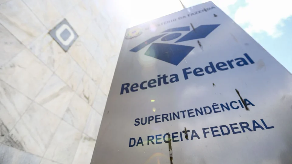 Fazenda e Receita abrem editais para facilitar negociação de dívidas a grandes corporações