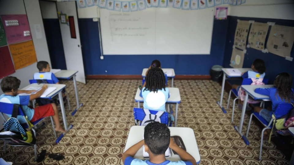 Desmonte da educação: corte do ICMS pode retirar cerca de R$ 20 bi da área