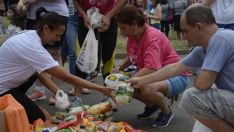 Fome no Brasil ameaça 36% das famílias. Índice recorde já supera a média global