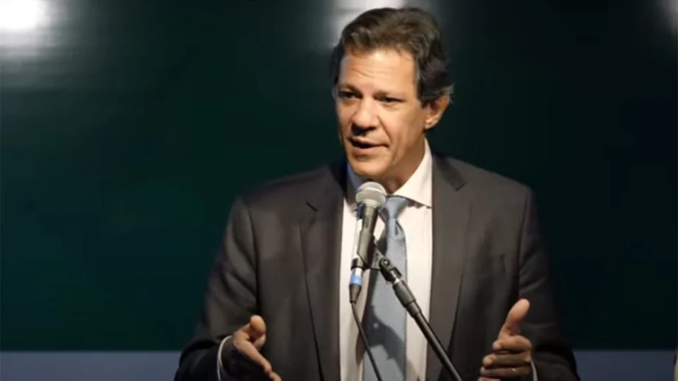 Haddad reafirma opinião sobre a alta taxa de juros e avisa que governo atua para conter inflação