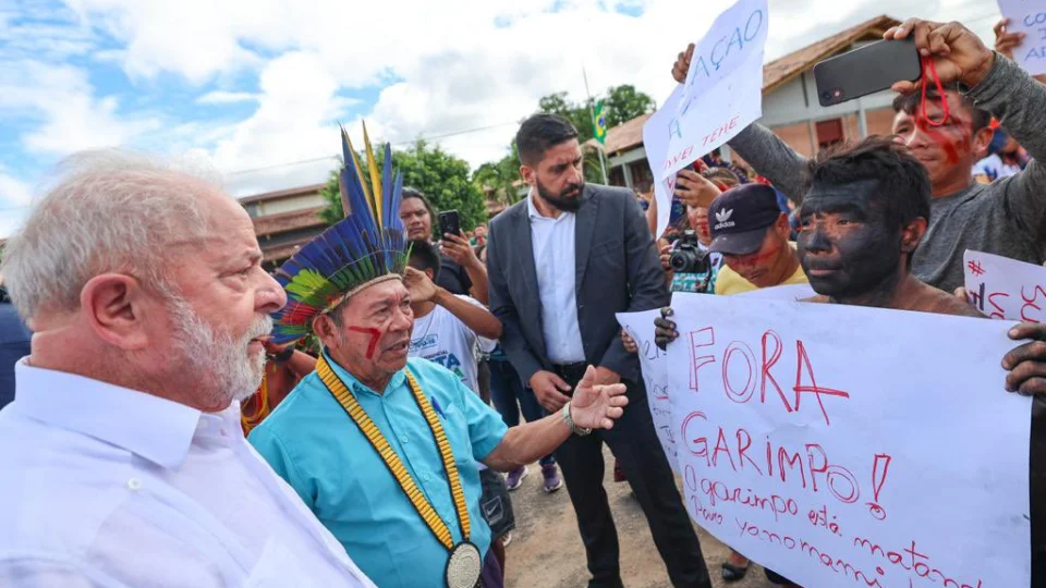 Sob Bolsonaro, garimpo ilegal avançou sobre território yanomami, matando de fome e desnutrição adultos e crianças