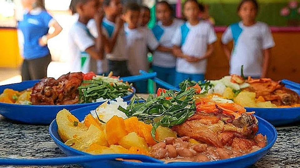 13 milhões deixaram de passar fome no Brasil em 2023. Desemprego, inflação e Bolsa Família contribuíram para melhora