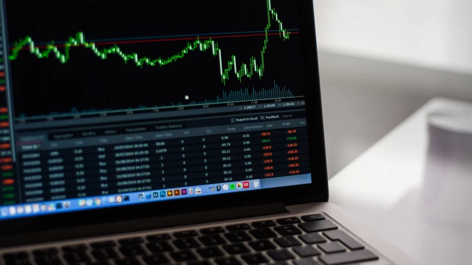 Após pedido de recuperação judicial, rede Americanas será excluída do Ibovespa e de todos os índices da B3 a partir desta 6ª feira