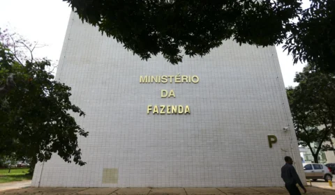 Em reunião com senadores, Fernando Haddad pede apoio ao pacote de crédito