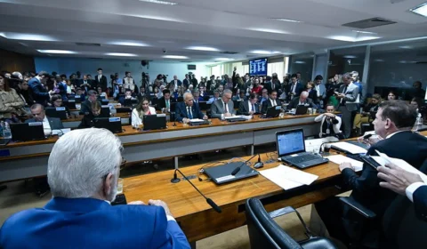 Senadores adiam para a semana que vem votação de relatório da desoneração da folha de pagamentos