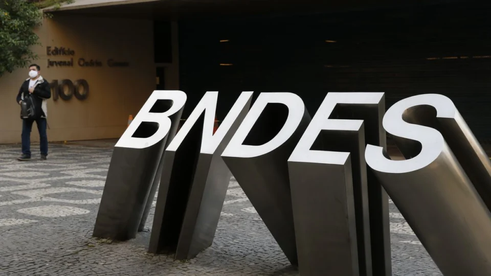 BNDES eleva investimentos na agropecuária em 50%