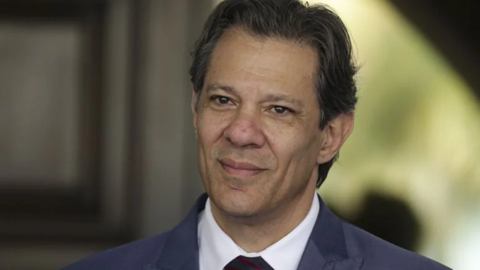 Governo anuncia programa de proteção cambial para atrair investimentos estrangeiros na transição energética. Haddad testa positivo para Covid e sua presença nas agendas do G20 fica comprometida