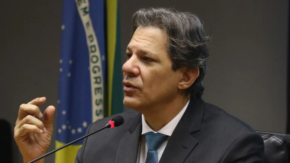 Queda na taxa Selic ajuda a consolidar a agenda econômica conduzida por Fernando Haddad