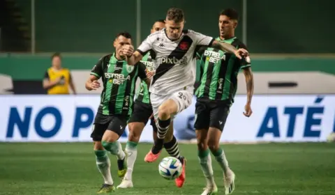 Vasco vence América-MG com gol nos acréscimos e sai do Z4 do Brasileirão