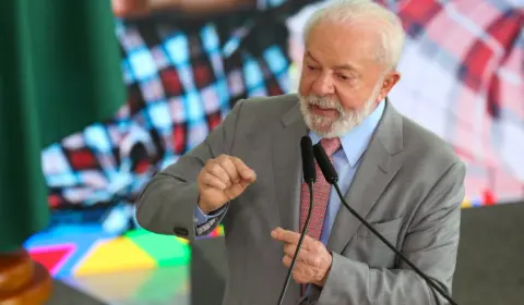 Lula fala por telefone com Putin sobre situação de brasileiros em Gaza