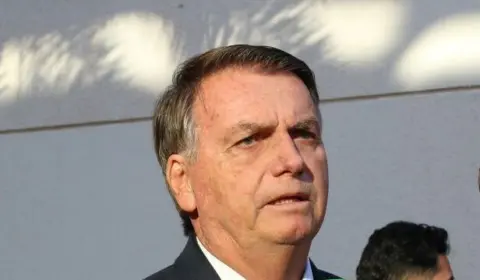 Bolsonaro deve prestar depoimento hoje à PF sobre importunação a uma baleia