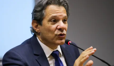 Haddad desmente Folha: governo não ‘cogita’ cobrar mensalidade em universidades públicas